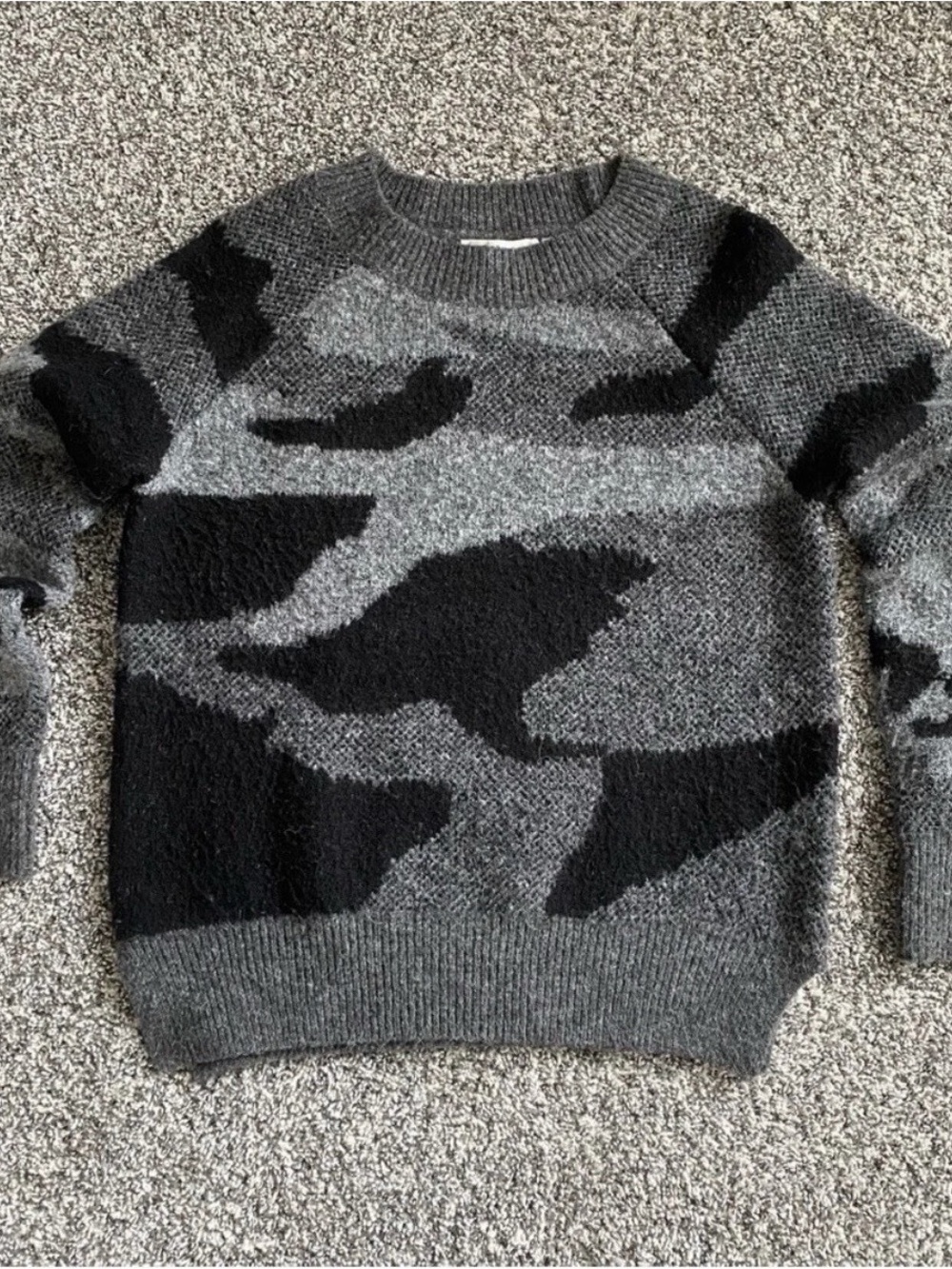 RD Style Camo Sweater XS Gray Black Pullover Crewneck Cozy Womens Casual